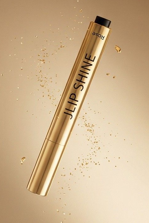 Skincare lip plumper for smooth and youthful lips